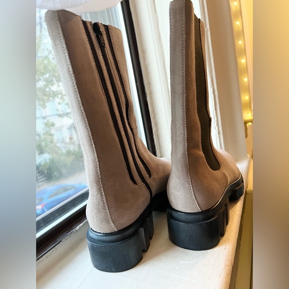 NEW Free People Brooks Chelsea Boot (Women) in size 9 - Picture 5 of 6